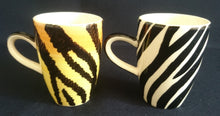 Lade das Bild in den Galerie-Viewer, 2er MOCCA KAFFEEGEDECK - Keramik / Steingut, Zebra Fell Breiter Rand Muster Motiv Dekor