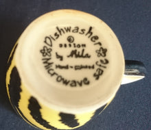 Lade das Bild in den Galerie-Viewer, 2er MOCCA KAFFEEGEDECK - Keramik / Steingut, Leoparden Tiger Fell Breiter Rand Muster Motiv Dekor