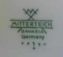 Lade das Bild in den Galerie-Viewer, 2er CAPPUCCINO~ KAFFEEGEDECK - Porzellan, Goldene Tchibo Kaffeebohne Motiv Dekor