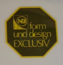 Lade das Bild in den Galerie-Viewer, MITTELGROßE BEILAGEN~ SERVIERSCHÜSSEL - Porzellan, Flora Weinblätter Blatt Trauben Früchte Relief Motiv Dekor