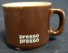 Lade das Bild in den Galerie-Viewer, 2er Set 2er ESPRESSO~ KAFFEEGEDECKE- Keramik / Steingut, Schriftzug Presso Presso Motiv Dekor