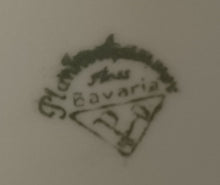 Lade das Bild in den Galerie-Viewer, GROßE KAFFEEKANNE MIT DECKEL "Floss" - Porzellan, Goldrand Linien Punkte Tupfen Kreise Motiv Dekor (BC)