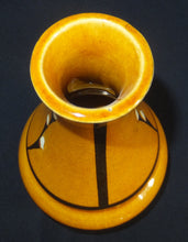 Lade das Bild in den Galerie-Viewer, BLUMENVASE - Keramik / Steingut, Flora Kätzchenweide Blüten Ast Linien Dekorrand Motiv Dekor