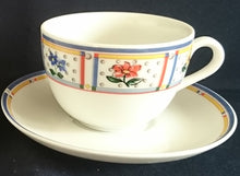 Lade das Bild in den Galerie-Viewer, TEETASSE "Flirt" - Porzellan, Flora Blumenblüten Pflanzen Linien Streifen Rand Motiv Dekor