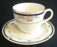 Lade das Bild in den Galerie-Viewer, 2er Set KAFFEETASSEN "Patricia" - Porzellan, Goldrand Flora Rosenblumen Kettenglieder Motiv Dekor