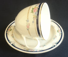 Lade das Bild in den Galerie-Viewer, 2er Set KAFFEETASSEN "Patricia" - Porzellan, Goldrand Flora Rosenblumen Kettenglieder Motiv Dekor