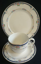 Lade das Bild in den Galerie-Viewer, KAFFEETASSE "Patricia" - Porzellan, Goldrand Flora Rosenblumen Kettenglieder Motiv Dekor (BC)