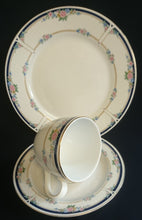 Lade das Bild in den Galerie-Viewer, KAFFEETASSE "Patricia" - Porzellan, Goldrand Flora Rosenblumen Kettenglieder Motiv Dekor (BC)