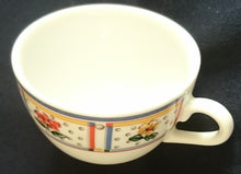 Lade das Bild in den Galerie-Viewer, 3er TEEGEDECK "Flirt" - Porzellan, Flora Blumenblüten Pflanzen Linien Streifen Rand Motiv Dekor