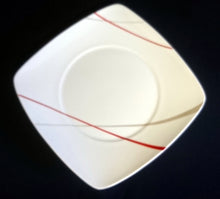Lade das Bild in den Galerie-Viewer, DESSERTTELLER "Novel" - Geometrisches Linien Striche Abstrakt Motiv Quadratische Form Dekor