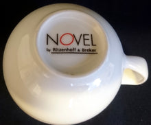 Lade das Bild in den Galerie-Viewer, KAFFEETASSE "Novel" - Geometrisches Linien Striche Abstrakt Motiv Dekor