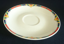 Lade das Bild in den Galerie-Viewer, UNTERTASSE - Porzellan, Abstrakt Geometrisches Dreieck Karo Motiv Dekor