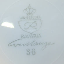 Lade das Bild in den Galerie-Viewer, DESSERTTELLER - Porzellan, Goldrand Flora Pflanzen Blumenblüten Blatt Blätter Motiv Dekor