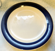 Lade das Bild in den Galerie-Viewer, SPEISETELLER "Koka" - Keramik / Steingut, Breiter Linien Streifen Dekorrand Motiv