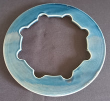 Lade das Bild in den Galerie-Viewer, FONDUE SET (4 Teilig) "Brotzeit" "Studio Linie" - Keramik / Steingut & Metall, Antikes Abstraktes Kreise Striche Blüten Motiv Dekor, Bjön Wiinblad Design (BC)