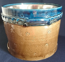 Lade das Bild in den Galerie-Viewer, FONDUE SET (4 Teilig) "Brotzeit" "Studio Linie" - Keramik / Steingut & Metall, Antikes Abstraktes Kreise Striche Blüten Motiv Dekor, Bjön Wiinblad Design (BC)