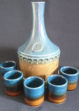 Lade das Bild in den Galerie-Viewer, 2er Set GETRÄNKEBECHER -KURZE / SHOTS "Brotzeit" "Studio Linie" - Keramik / Steingut, Antikes Abstraktes Kreise Striche Blüten Motiv Dekor, Bjön Wiinblad Design (BC)