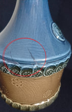 Lade das Bild in den Galerie-Viewer, 6er Set GETRÄNKEFLASCHE -KARAFFE & GETRÄNKEBECHER -KURZE / SHOTS "Brotzeit" "Studio Linie" - Keramik / Steingut, Antikes Abstraktes Kreise Striche Blüten Motiv Dekor, Bjön Wiinblad Design (BC)