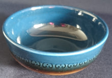 Lade das Bild in den Galerie-Viewer, 2er Set SCHÄLCHEN "Brotzeit" "Studio Linie" - Keramik / Steingut, Antikes Abstraktes Kreise Striche Blüten Motiv Dekor, Bjön Wiinblad Design (BC)