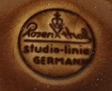 Lade das Bild in den Galerie-Viewer, SCHÄLCHEN "Brotzeit" "Studio Linie" - Keramik / Steingut, Antikes Abstraktes Kreise Striche Blüten Motiv Dekor, Bjön Wiinblad Design (BC)