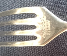 Lade das Bild in den Galerie-Viewer, 5er Set TAFELGABEL "Studio Linie" "Brotzeit" - Edelstahl 18/0 & Keramik / Steingut, Antikes Abstraktes Holzartiges Meliertes Motiv Dekor