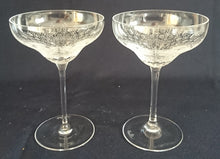 Lade das Bild in den Galerie-Viewer, 6er Set LIKÖR GETRÄNKEGLÄSER "Studio Linie" - Kristallglas, Geometrisches Abstraktes Punkte Tupfen Punkte Motiv Schliff Dekor (BC)