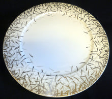 Lade das Bild in den Galerie-Viewer, HOCHZEITSPLATZTELLER "Studio Line" - Porzellan, Abstrakt Striche Linien Muster Aufschrift Motiv Dekor