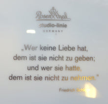 Lade das Bild in den Galerie-Viewer, HOCHZEITSPLATZTELLER "Studio Line" - Porzellan, Abstrakt Striche Linien Muster Aufschrift Motiv Dekor