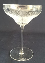 Lade das Bild in den Galerie-Viewer, 6er Set LIKÖR GETRÄNKEGLÄSER "Studio Linie" - Kristallglas, Geometrisches Abstraktes Punkte Tupfen Punkte Motiv Schliff Dekor (BC)