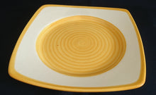 Lade das Bild in den Galerie-Viewer, DESSERTTELLER - Keramik / Steingut, Wirbel Kreise Spirale Rand Motiv Dekor (BC)