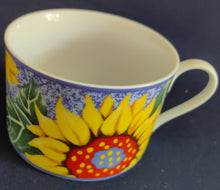 Lade das Bild in den Galerie-Viewer, 2er Set KAFFEETASSEN - Porzellan, Flora Sommer Sonnenblumen Blüten Motiv Dekor