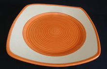 Lade das Bild in den Galerie-Viewer, SPEISETELLER - Keramik / Steingut, Wirbel Kreise Spirale Rand Motiv Dekor (BC)