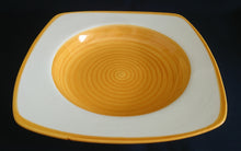 Lade das Bild in den Galerie-Viewer, SUPPENTELLER - Keramik / Steingut, Wirbel Kreise Spirale Rand Motiv Dekor (BC)