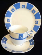 Lade das Bild in den Galerie-Viewer, 2er Set DESSERTTELLER - Porzellan, Flora Blatt Blätter Abstrakt Viereck Motiv Dekor