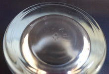 Lade das Bild in den Galerie-Viewer, 4er Set GETRÄNKEGLÄSER - Hartglas, Flora Blatt Blätter Abstrakt Viereck Motiv Dekor