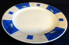 Lade das Bild in den Galerie-Viewer, 2er Set SPEISETELLER - Porzellan, Flora Blatt Blätter Abstrakt Viereck Motiv Dekor