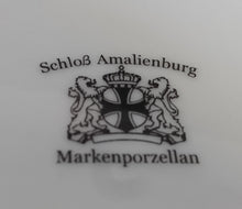 Lade das Bild in den Galerie-Viewer, 2er Set SPEISETELLER - Porzellan, Flora Blatt Blätter Abstrakt Viereck Motiv Dekor