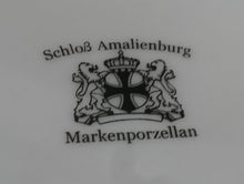 Lade das Bild in den Galerie-Viewer, 2er Set SUPPENTELLER - Porzellan, Flora Blatt Blätter Abstrakt Viereck Motiv Dekor