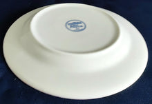 Lade das Bild in den Galerie-Viewer, 2er Set 3er KAFFEEGEDECKE - Porzellan, Advent Weihnachten Winter Schnee Baum Bäume Rand Symbole Motiv Dekor