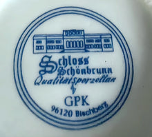 Lade das Bild in den Galerie-Viewer, 2er KAFFEEGEDECK - Porzellan, Advent Weihnachten Winter Schnee Baum Bäume Rand Symbole Motiv Dekor