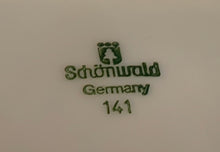 Lade das Bild in den Galerie-Viewer, SALAT~ SERVIERSCHALE - Porzellan, Breiter Platin Linien Dekorrand Motiv