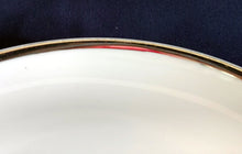 Lade das Bild in den Galerie-Viewer, 2er Set SPEISETELLER - Porzellan, Breiter Platin Linien Dekorrand Motiv