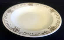 Lade das Bild in den Galerie-Viewer, SUPPENTELLER - Porzellan, Abstraktes Symbol Zeichen Motiv Dekor