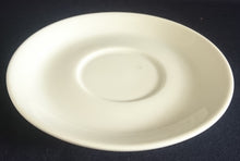 Lade das Bild in den Galerie-Viewer, UNTERTASSE - Porzellan, Einfärbiges Gastronomisches Motiv Dekor