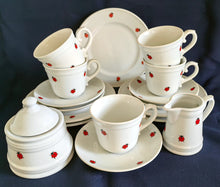 Lade das Bild in den Galerie-Viewer, UNTERTASSE "Käfer" - Porzellan, Fauna Käfer Insekten Motiv Dekor