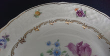 Lade das Bild in den Galerie-Viewer, DESSERT~ SAMMELTELLER - Porzellan, Flora Blumenblüten Abstrakter Innen Goldrand Motiv Dekor