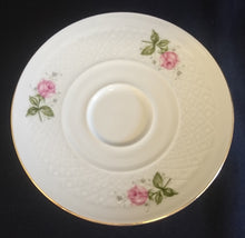 Lade das Bild in den Galerie-Viewer, 2er Set UNTERTASSEN "Annabell" - Porzellan, Goldrand Flora Rosenblumen Blüten Relief Motiv Dekor