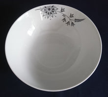 Lade das Bild in den Galerie-Viewer, BEILAGENSCHÜSSEL - Porzellan, Flora Blumenblüten Blatt Blätter Abstrakt Motiv Dekor (BC)