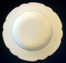Lade das Bild in den Galerie-Viewer, SUPPENTELLER "Inka" - Porzellan, Goldrand Gewölbter Relief Dekor Motiv