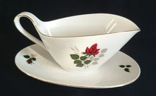 Lade das Bild in den Galerie-Viewer, SAUCIER "Isolde" - Porzellan, Flora Rosenblumen Blüten Blatt Blätter Goldrand Motiv Dekor